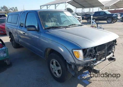 1998 Toyota Tacoma z USA, uszkodzony, nr VIN 4TAVL52N8WZ080909